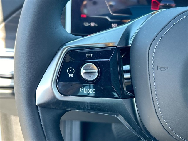 Vehicle image 23 of 34
