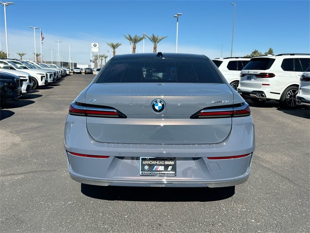 Vehicle image 8 of 34