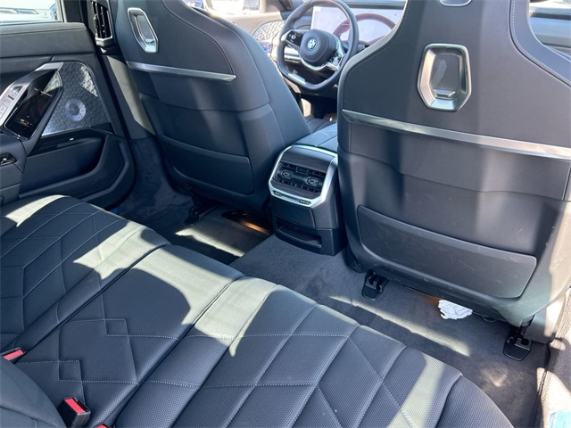 Vehicle image 16 of 34