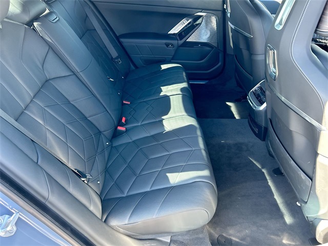 Vehicle image 15 of 34