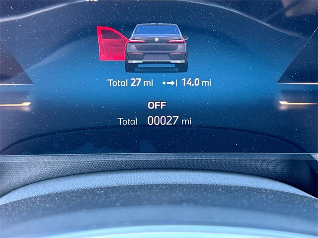 Vehicle image 27 of 34