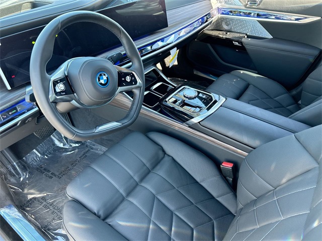 Vehicle image 20 of 34