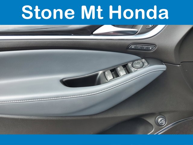 Vehicle image 23 of 34