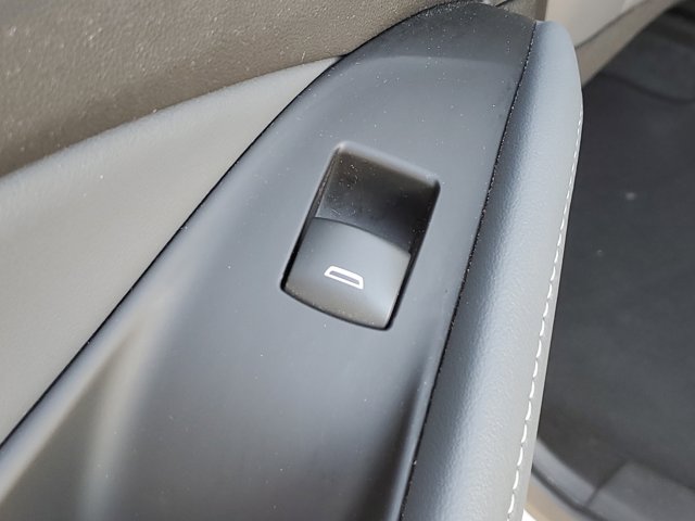 Vehicle image 20 of 36
