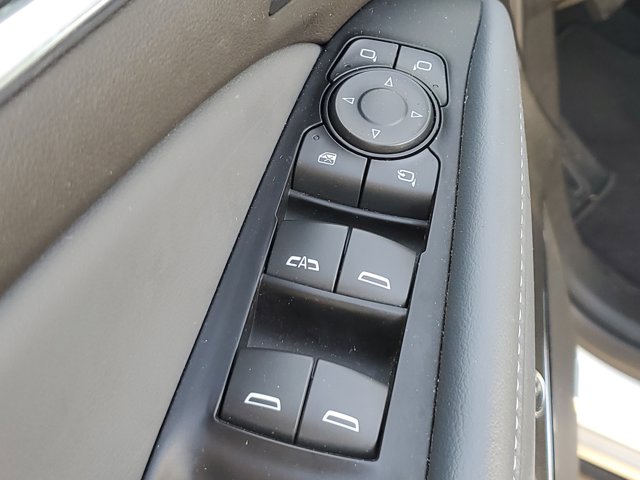 Vehicle image 28 of 36