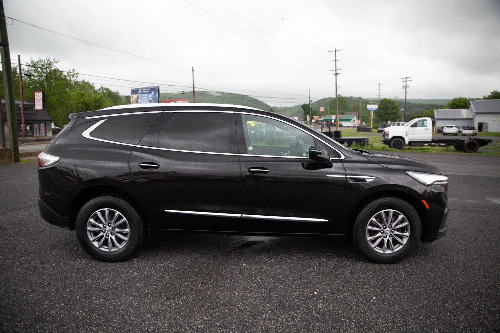 Vehicle image 4 of 36