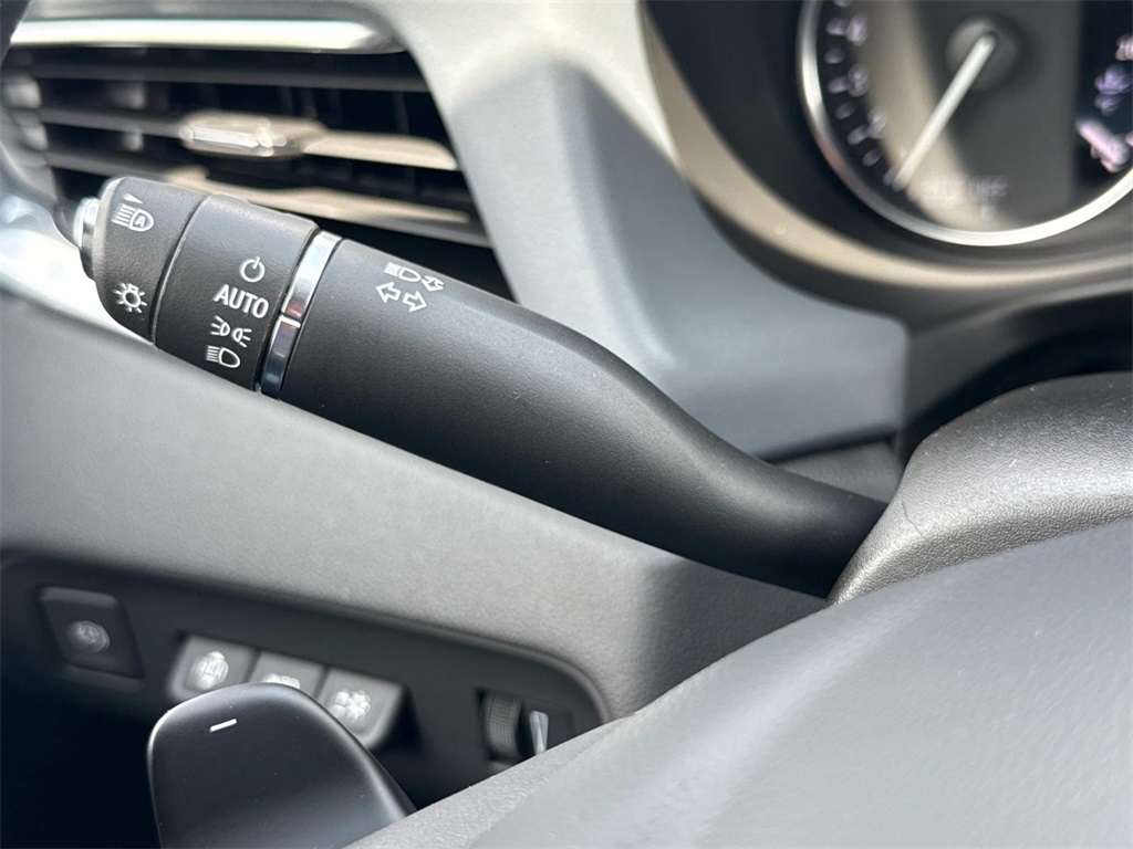Vehicle image 14 of 30