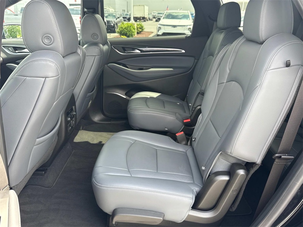 Vehicle image 26 of 30