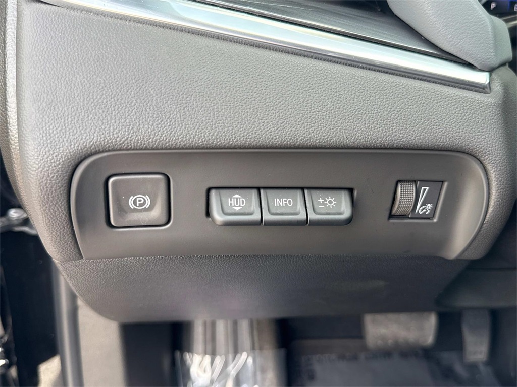 Vehicle image 17 of 30