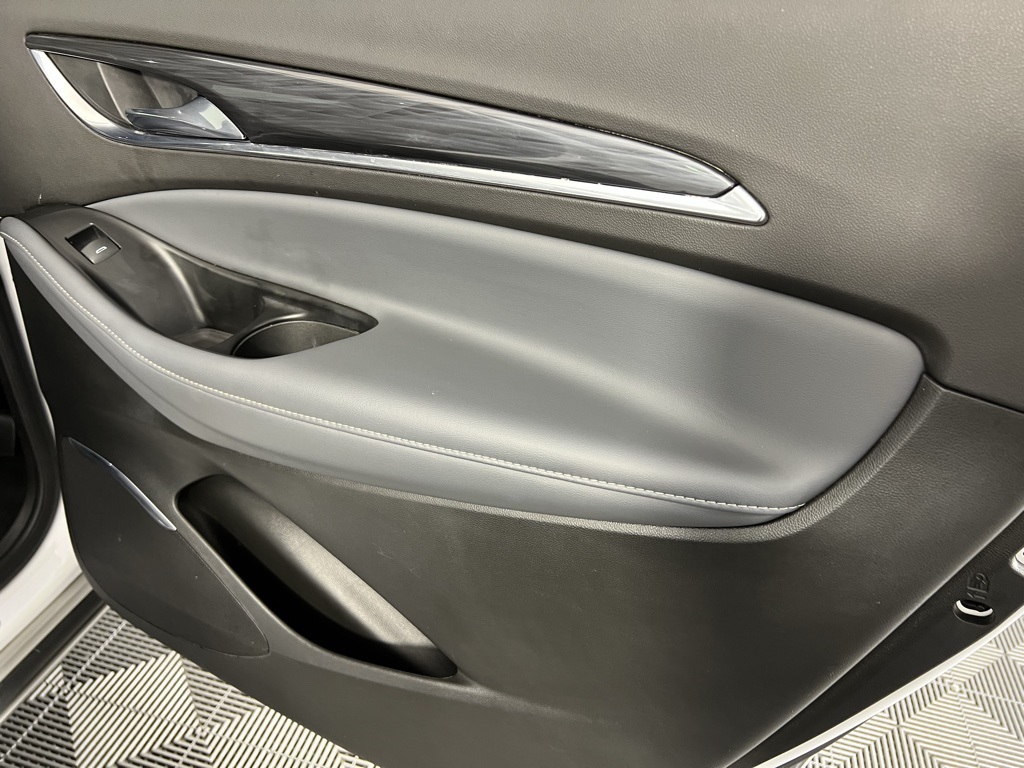 Vehicle image 33 of 55