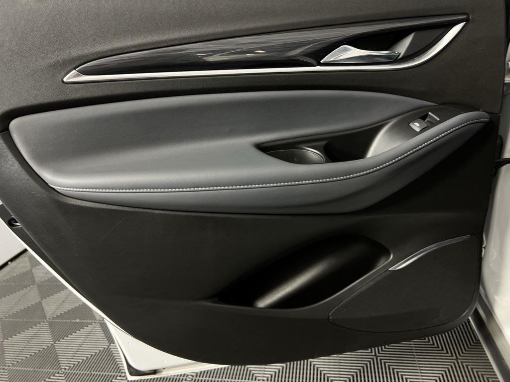 Vehicle image 31 of 55