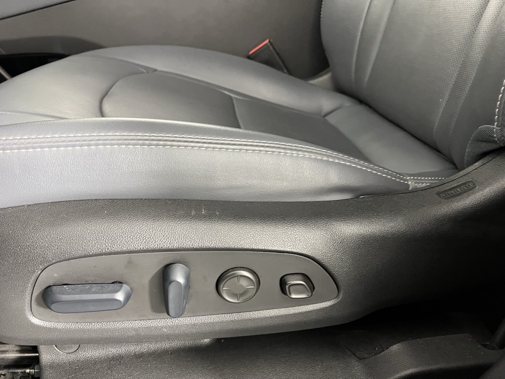 Vehicle image 50 of 54