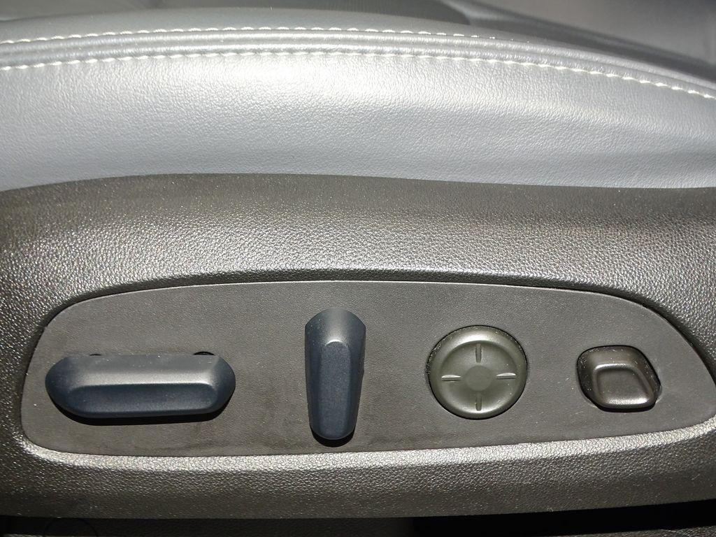 Vehicle image 24 of 48