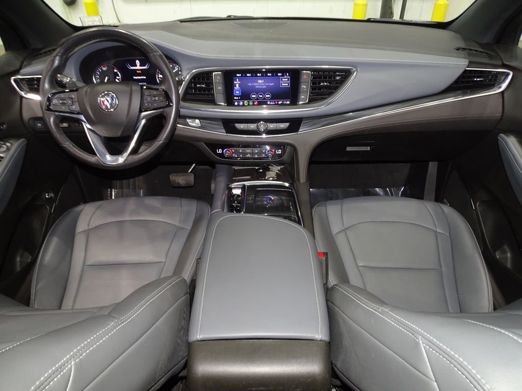 Vehicle image 32 of 48