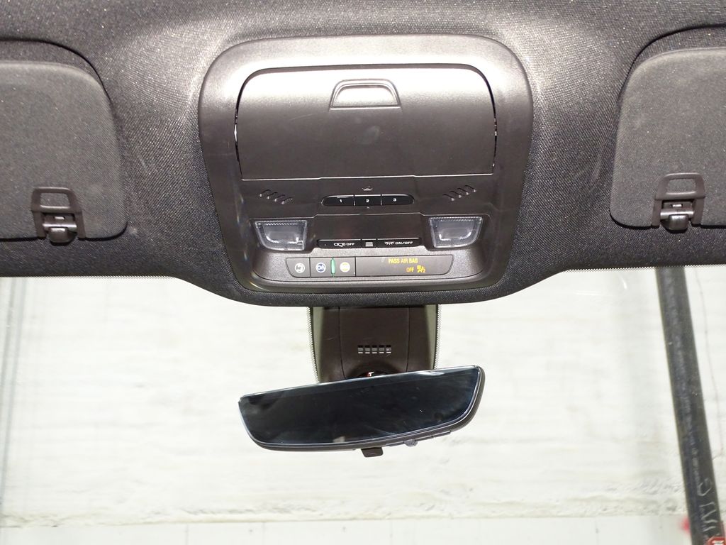 Vehicle image 31 of 48