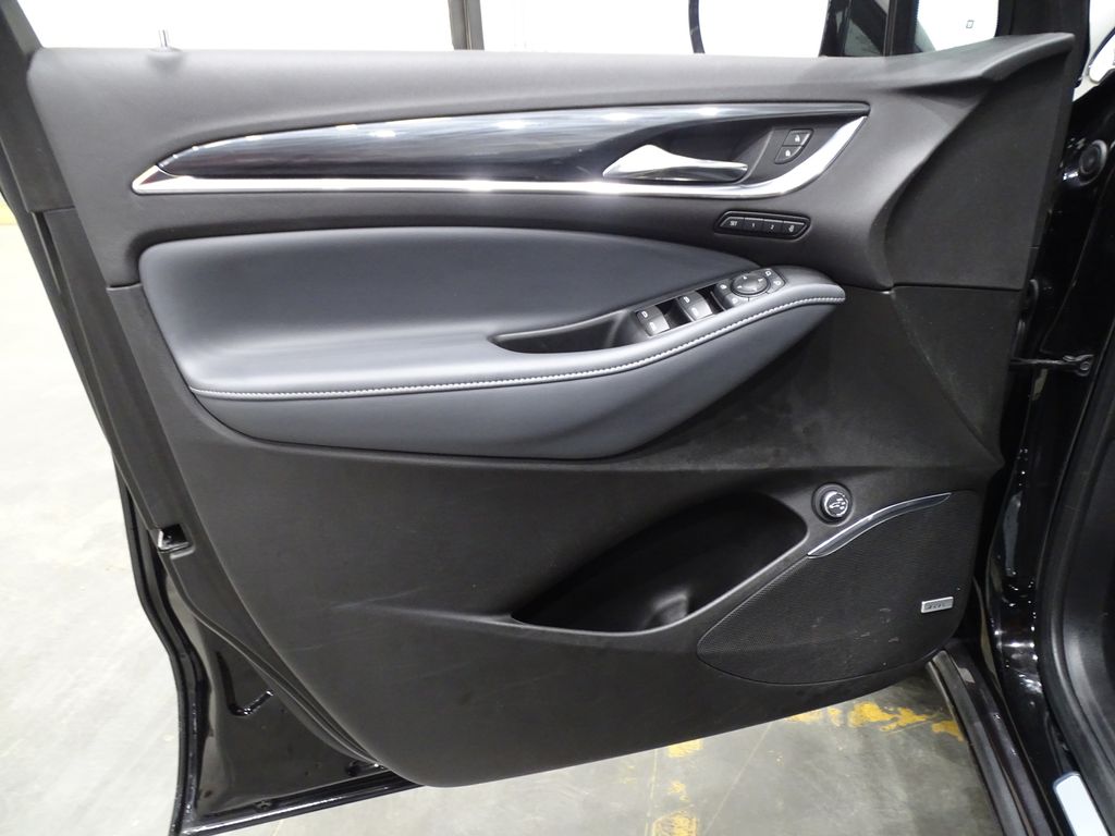 Vehicle image 19 of 48