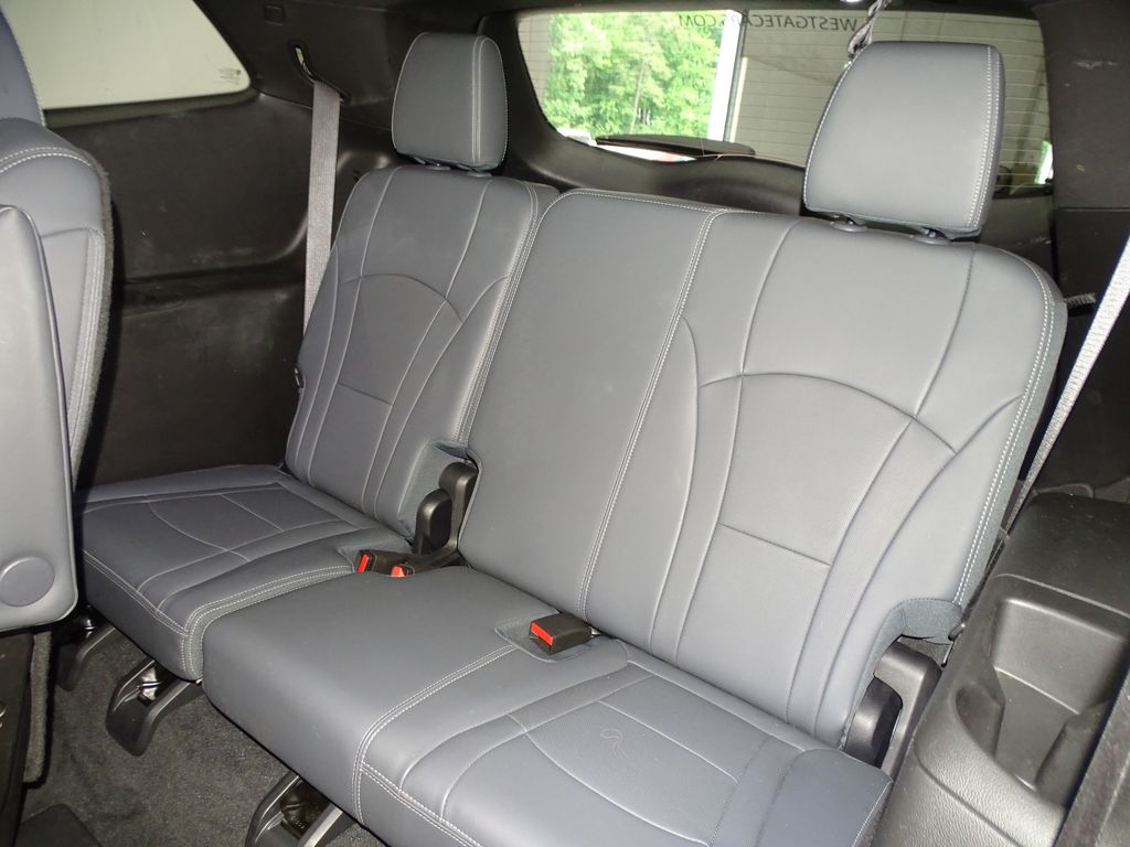 Vehicle image 16 of 48