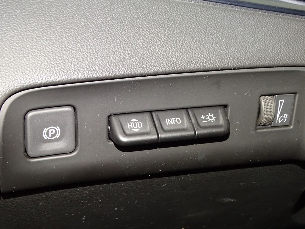 Vehicle image 23 of 48