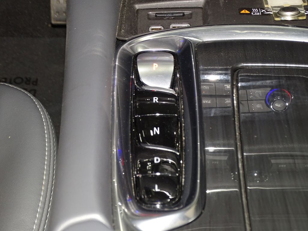 Vehicle image 42 of 48