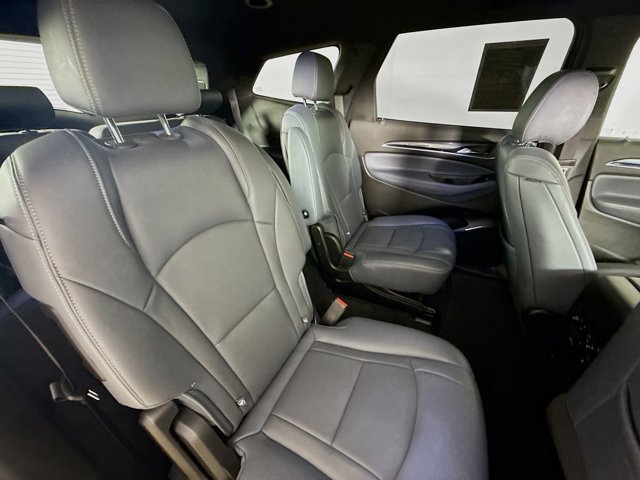 Vehicle image 33 of 45