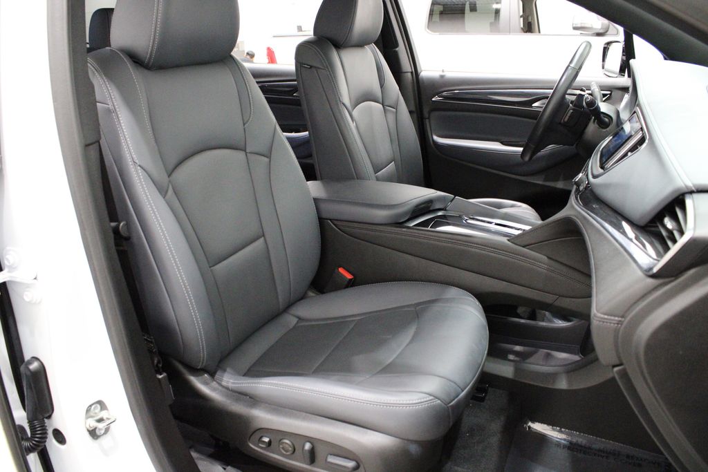 Vehicle image 11 of 49
