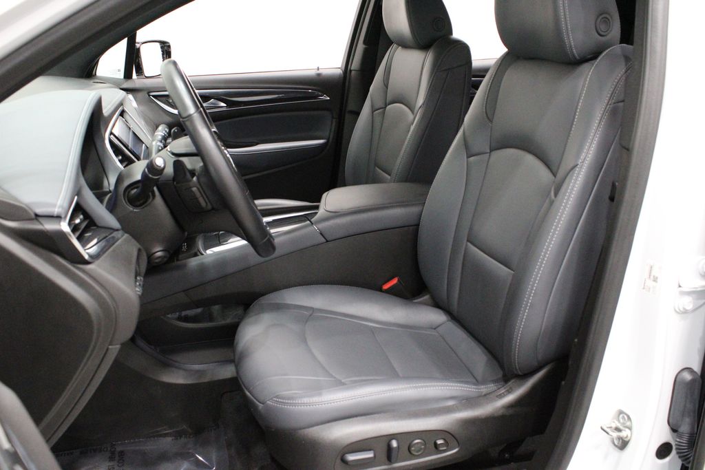 Vehicle image 13 of 49