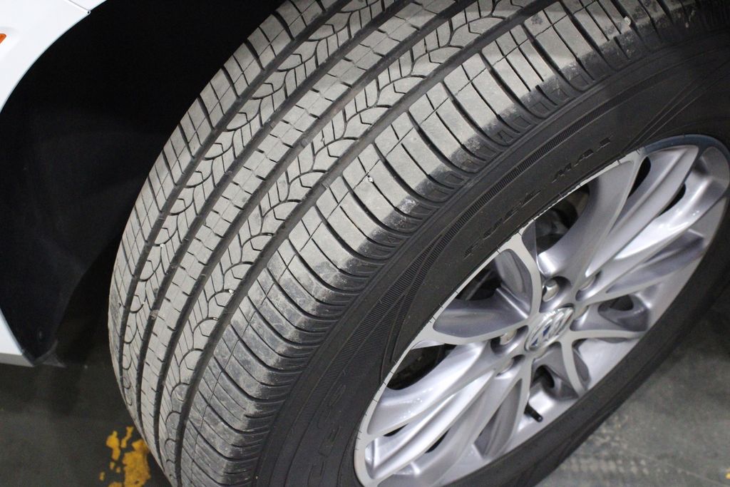 Vehicle image 8 of 49