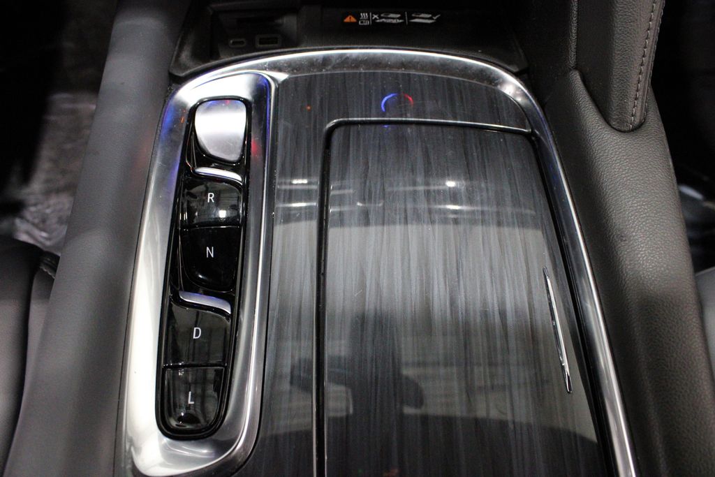 Vehicle image 40 of 49