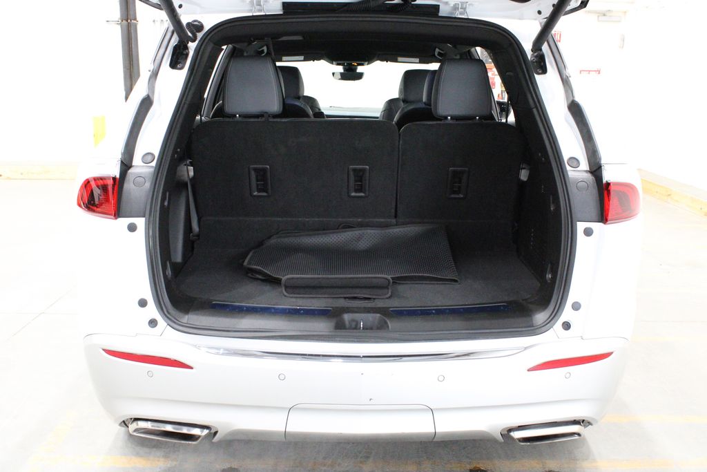 Vehicle image 10 of 49