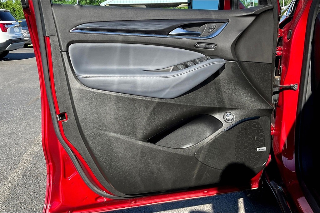 Vehicle image 19 of 33
