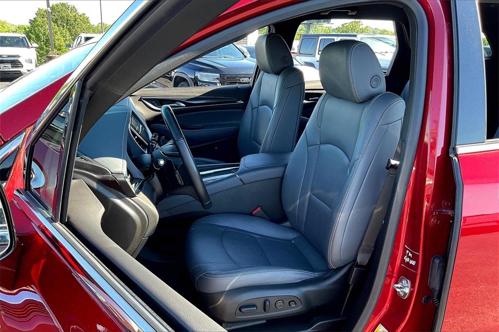 Vehicle image 20 of 33