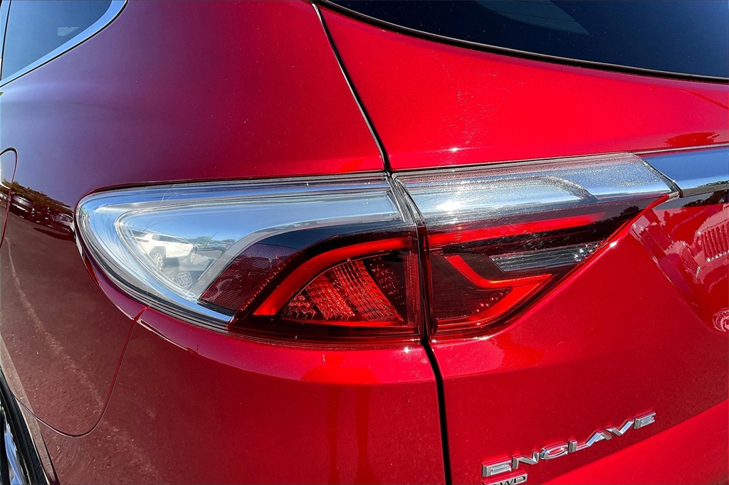 Vehicle image 22 of 33