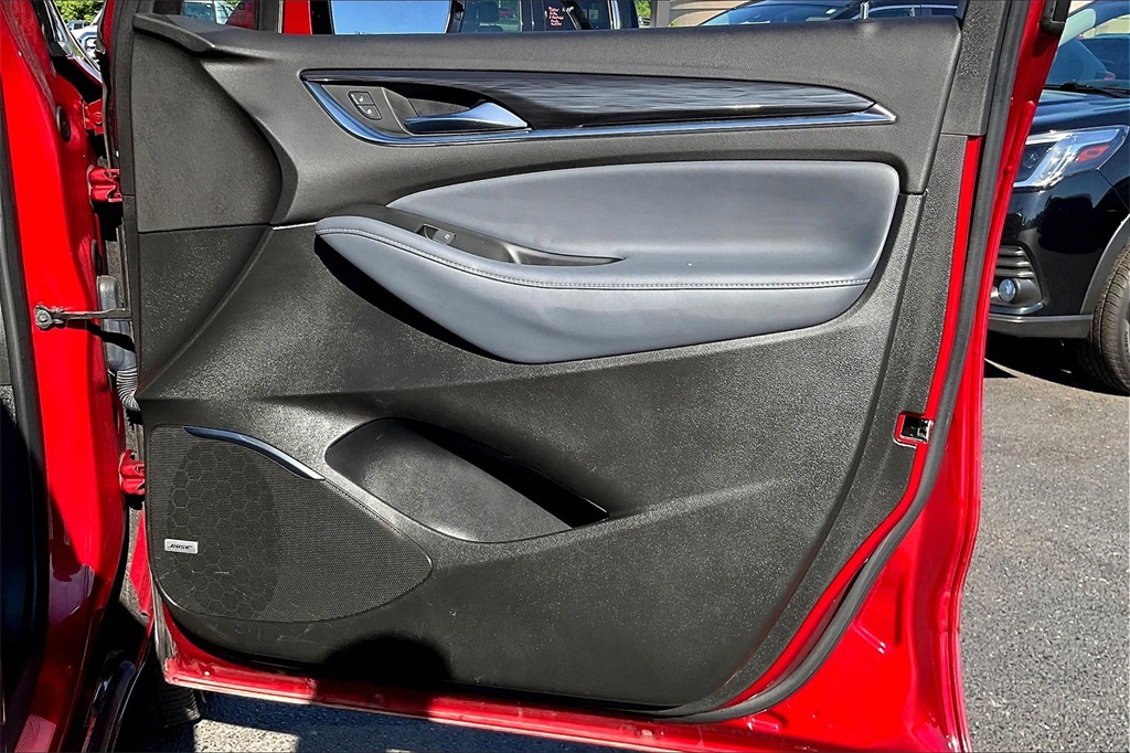 Vehicle image 26 of 33