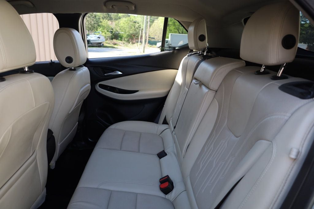 Vehicle image 19 of 42