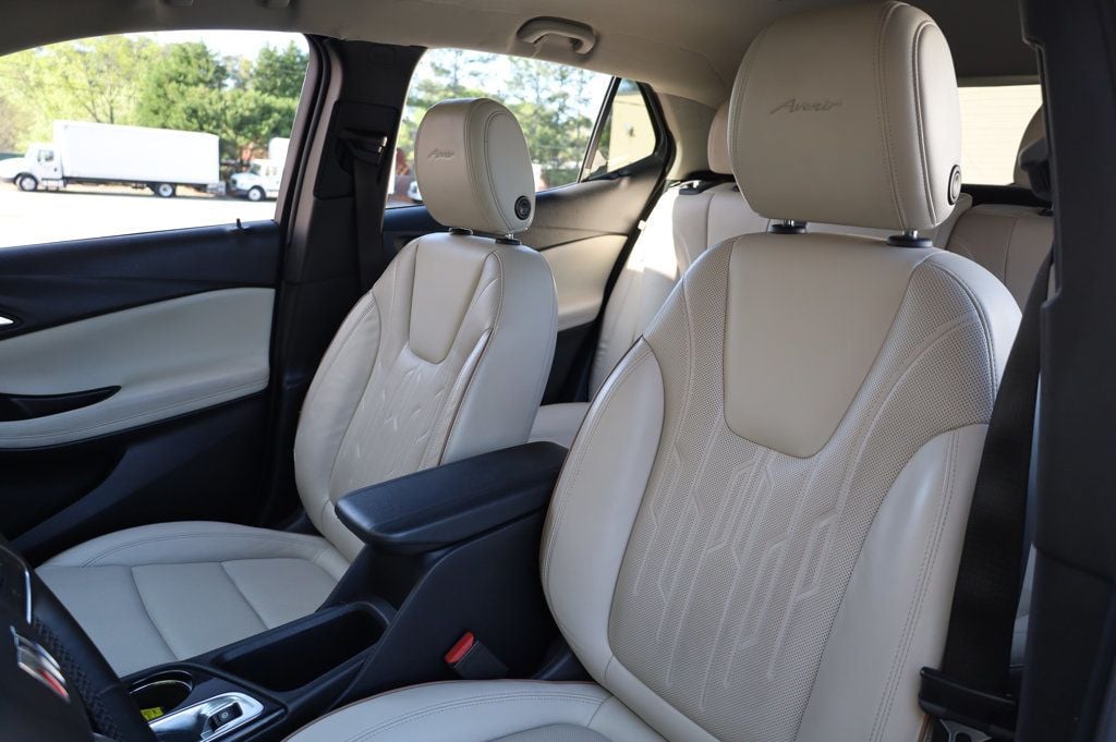 Vehicle image 17 of 42