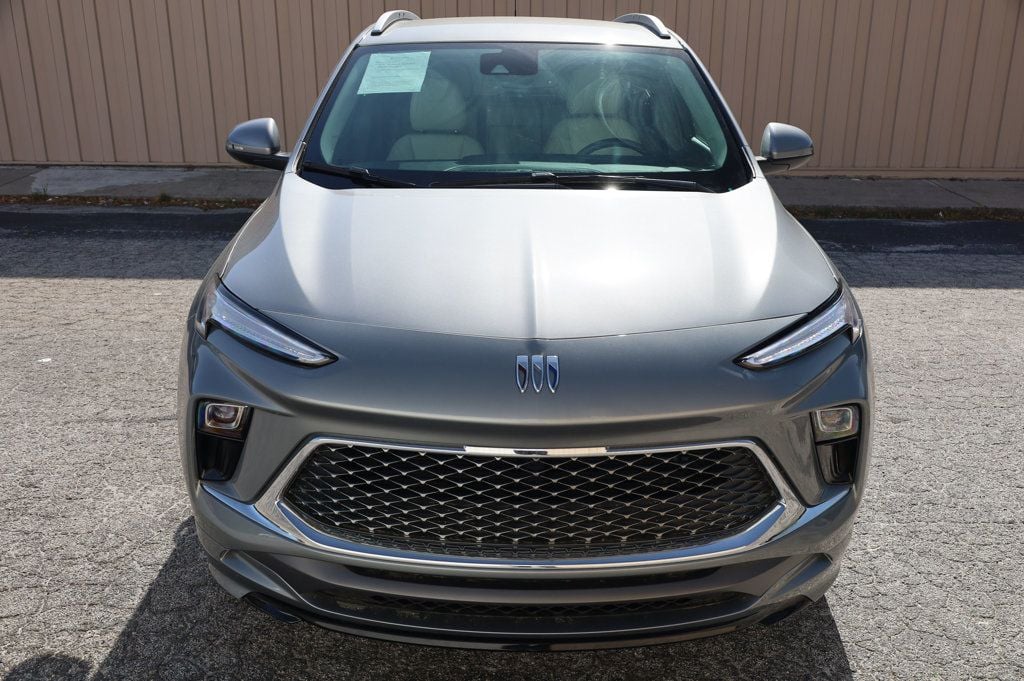 Vehicle image 4 of 42