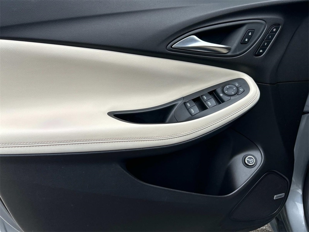 Vehicle image 18 of 39