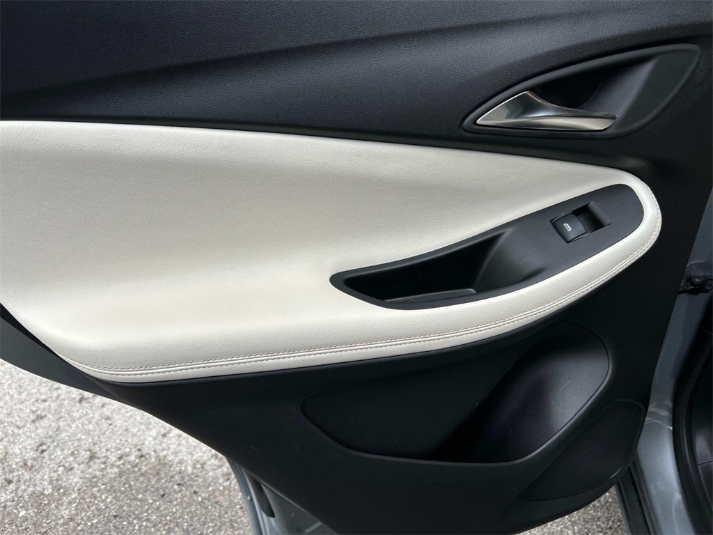 Vehicle image 23 of 39
