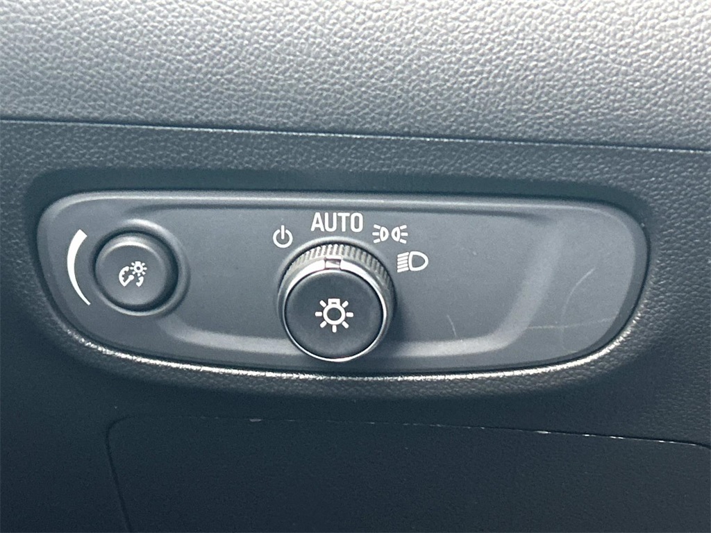 Vehicle image 29 of 39