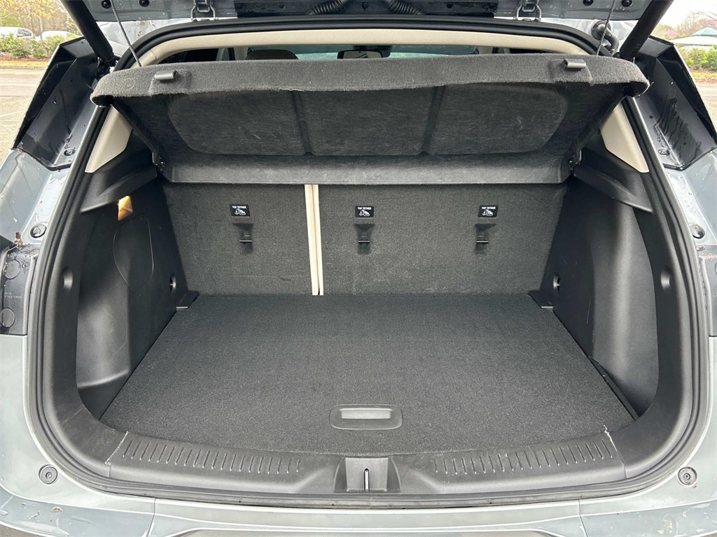 Vehicle image 13 of 39
