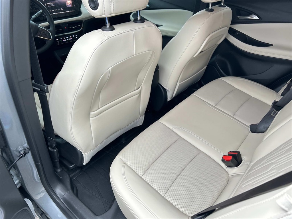 Vehicle image 21 of 39
