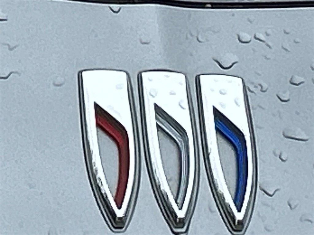 Vehicle image 10 of 39