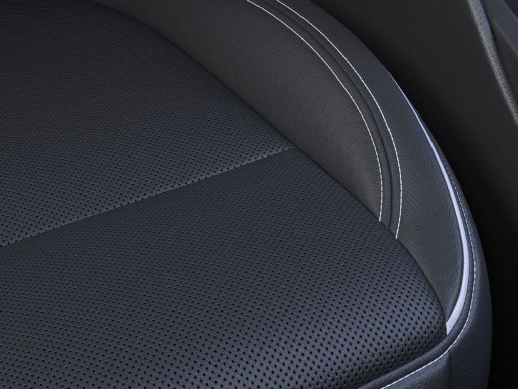 Vehicle image 21 of 25