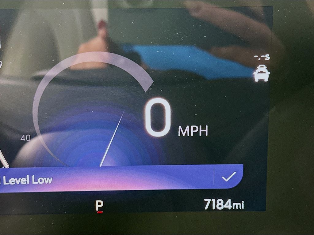 Vehicle image 21 of 30