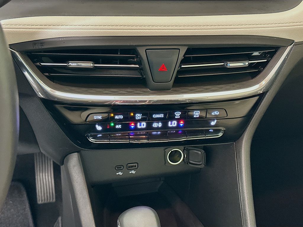 Vehicle image 23 of 30