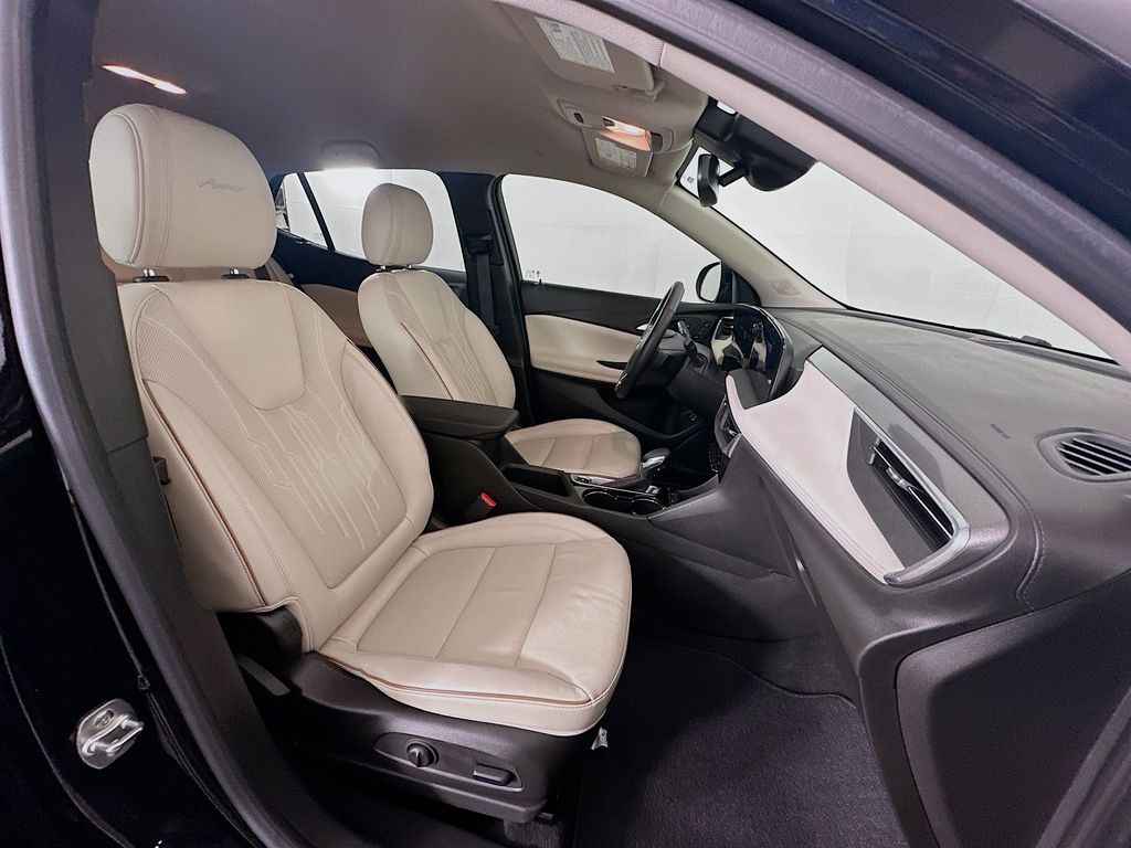 Vehicle image 14 of 30