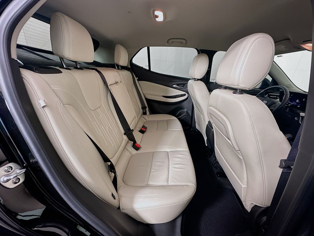 Vehicle image 13 of 30