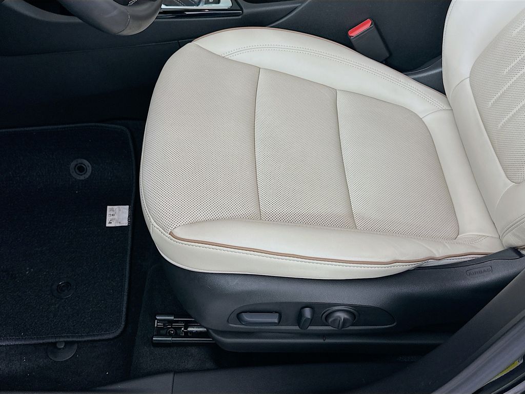 Vehicle image 29 of 30