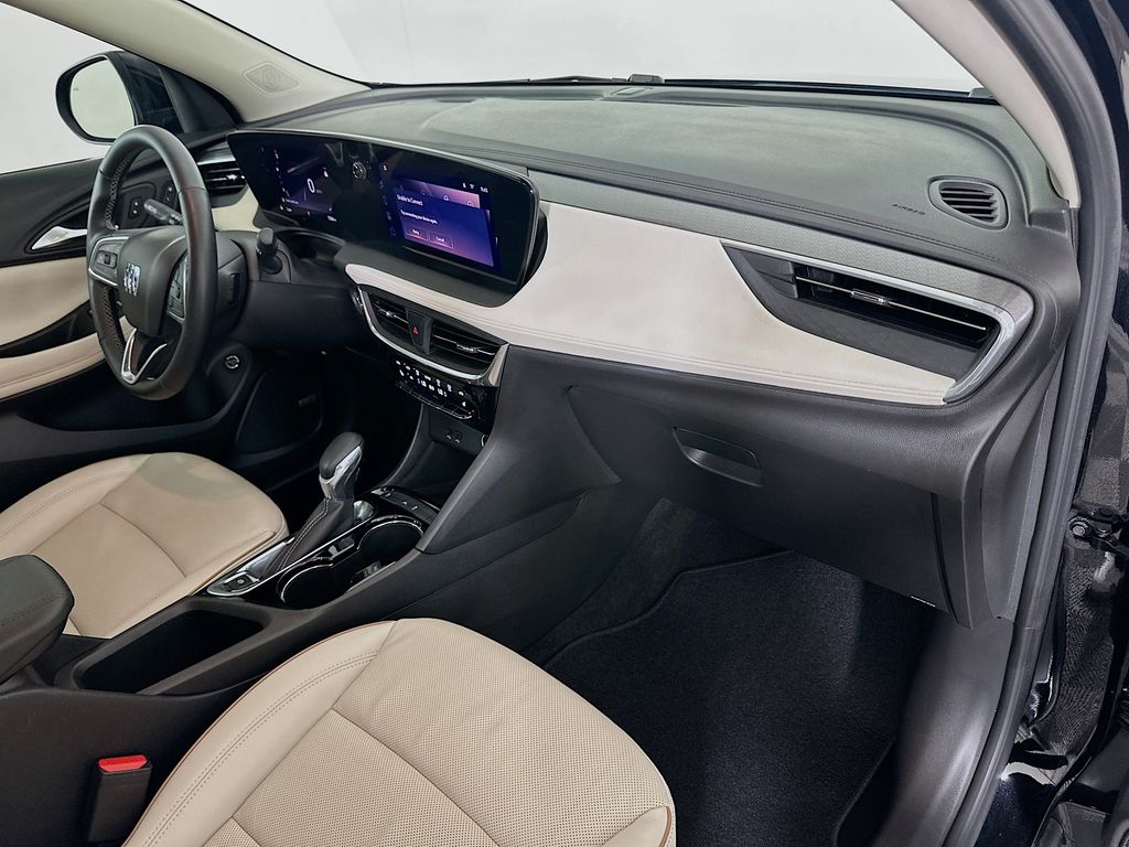 Vehicle image 16 of 30