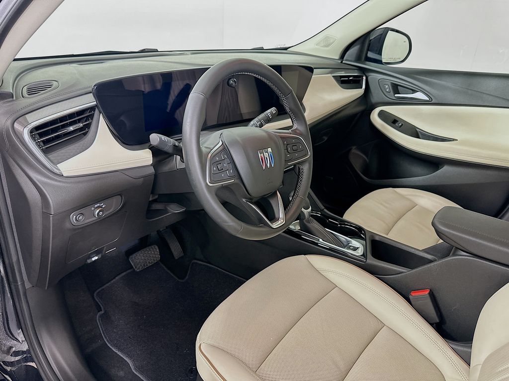 Vehicle image 17 of 30